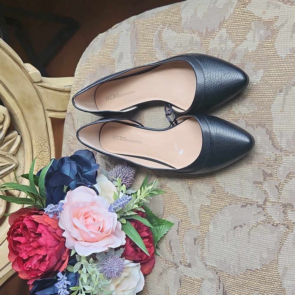 Bcbgeneration Flats - image 1